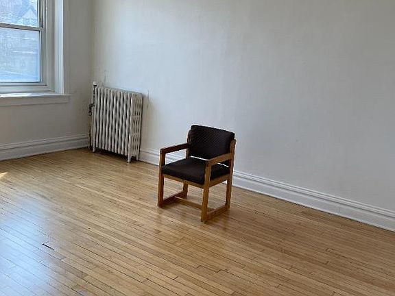2nd image of 1016 1/2 Ogden Ave #5