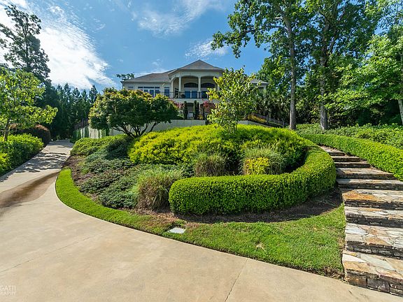 5th image of 2237 Gwendale Dr W