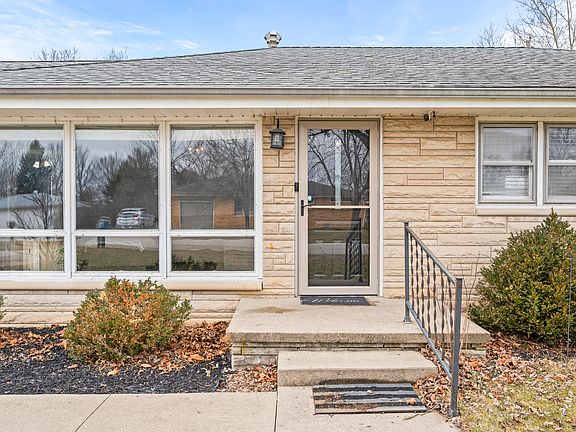5th image of 1705 Murray Hill Dr