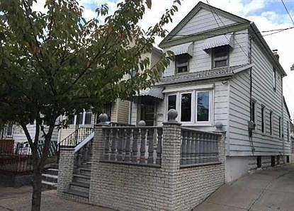 2nd image of 10319 104th St