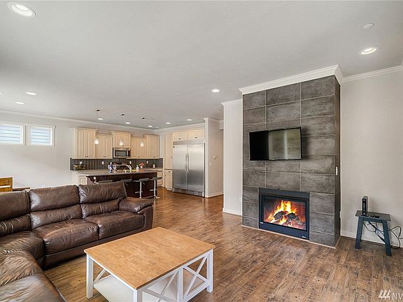 3rd image of 8103 206th Ave E