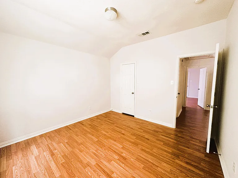 5409 Barkridge Trl — Photo 10