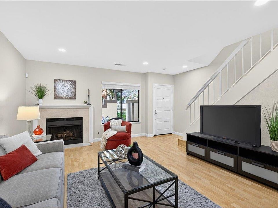 1st image of 582 Pimlico Ct