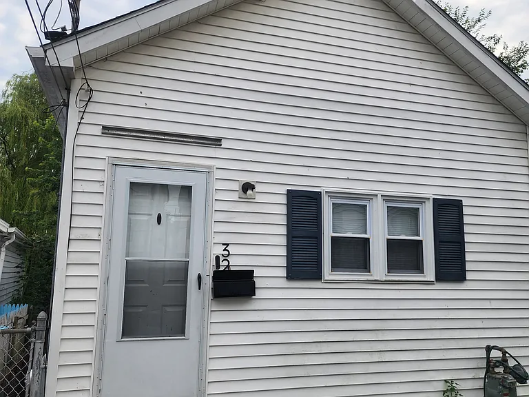 32 Grotto Ave — Photo 9