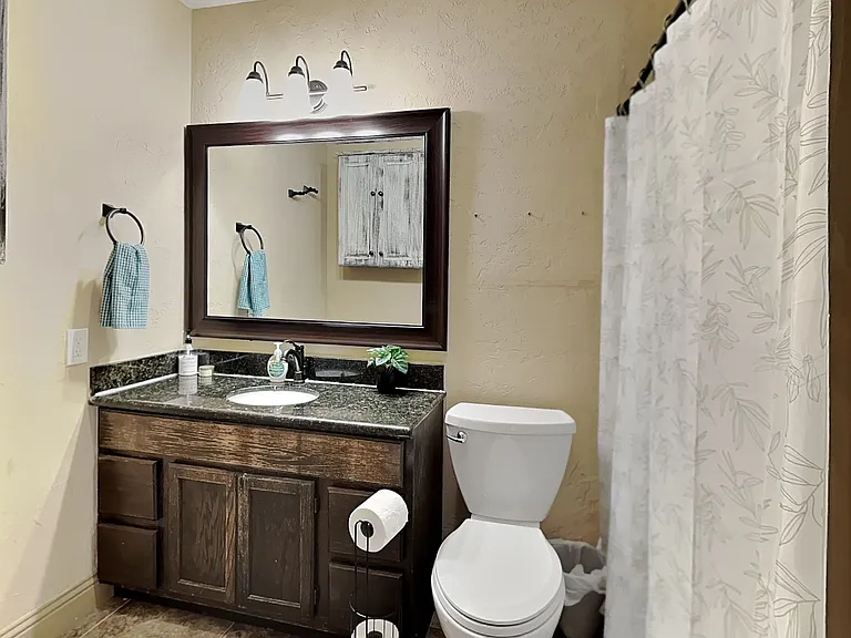 4705 Selkirk Dr — Photo 11