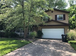 6282 Stonewood Ln, Solon, OH 44139