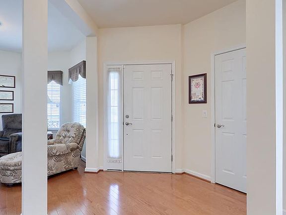 4th image of 1444 Emerson Dr