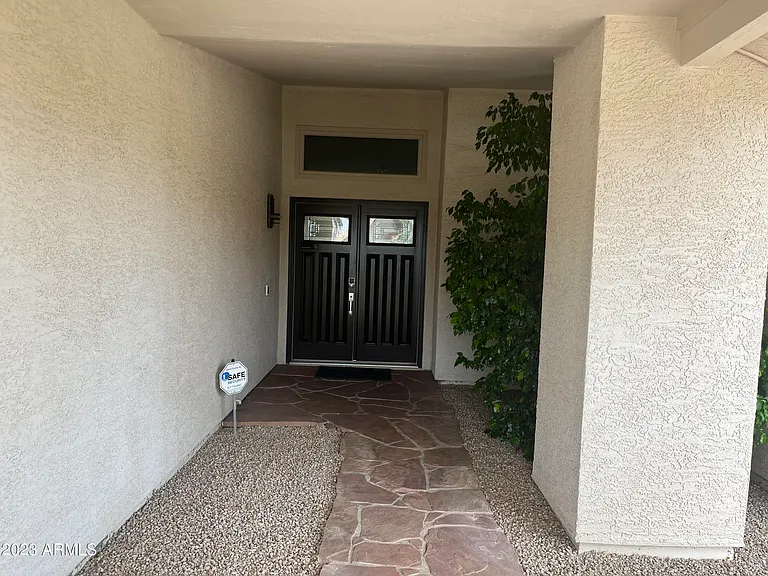5508 E Kelton Ln — Photo 3