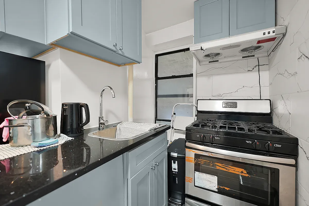 124 Mott Street — Photo 3