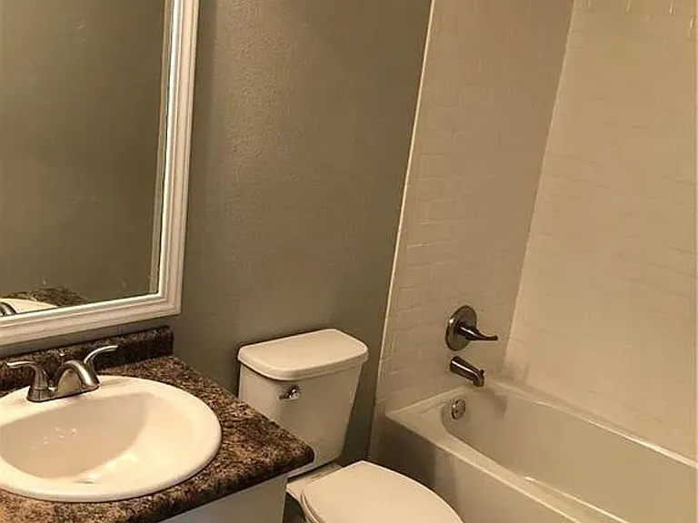 3214 Mackey Ln — Photo 4