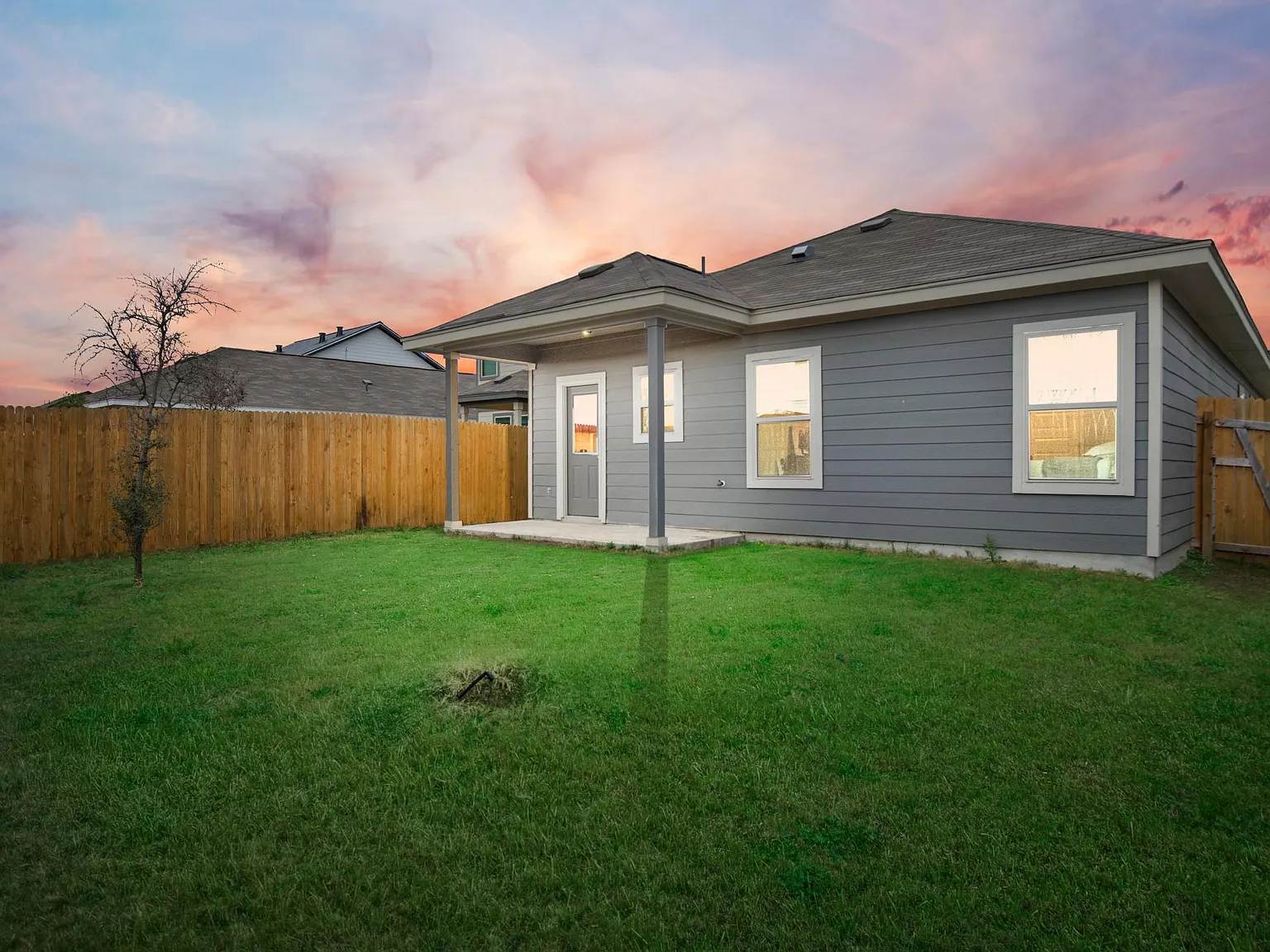 3419 Rosita Way — Photo 3