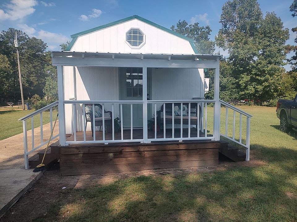 2nd image of 718 Lola Rd