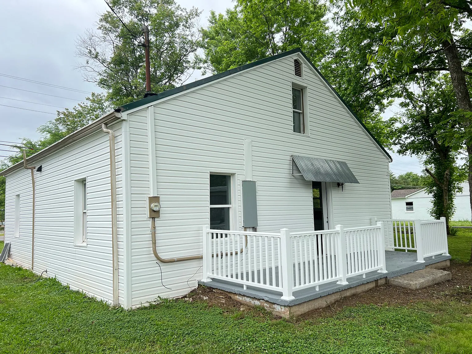 3 bed, 1400 sqft, $1,850 — Photo 2