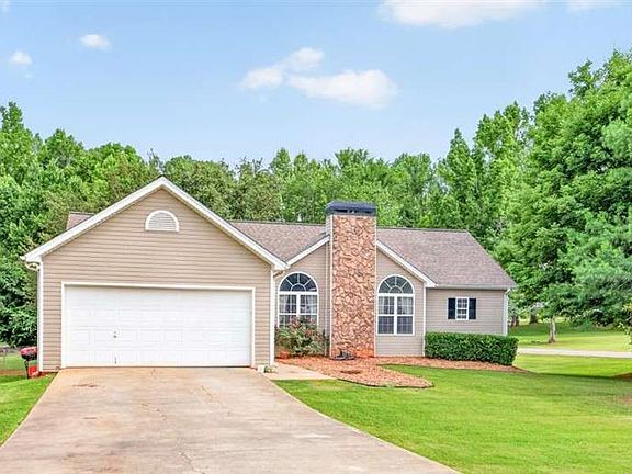 2nd image of 18 Savannah Ln