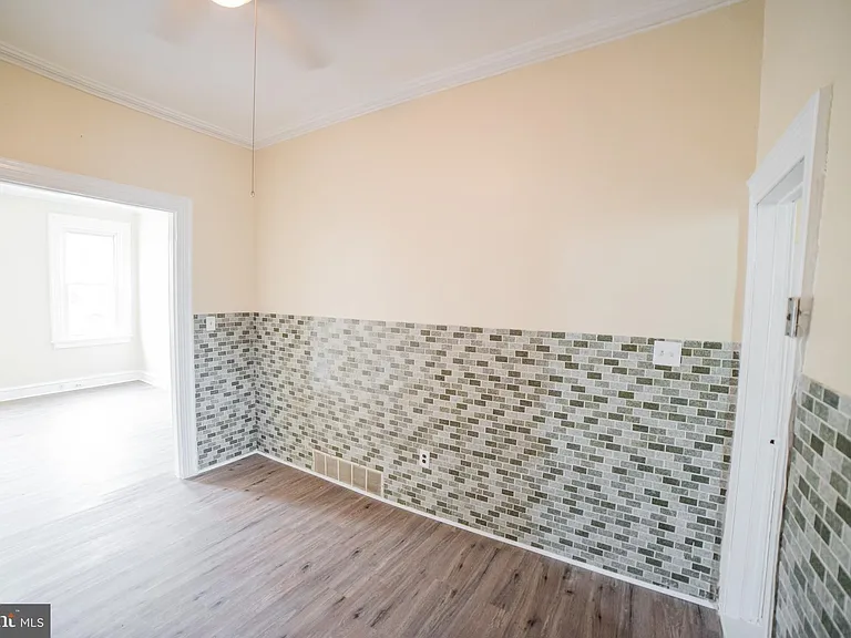 2427 E Allegheny Ave #1 — Photo 8