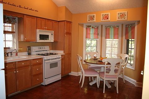 2nd image of 1501 Coventry Ln
