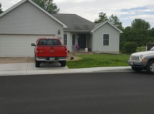 207 Eaton St, College Corner, OH 45003