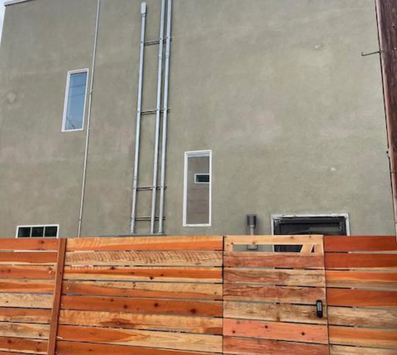 4605 Terrace Dr — Photo 4