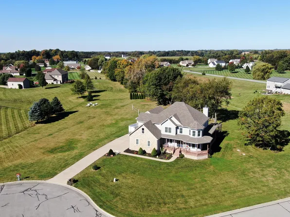 102 S Bridgewater Ct, Valparaiso, IN 46383