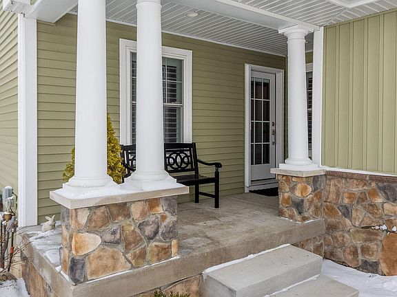 3rd image of 5332 E Hawk Hollow Dr