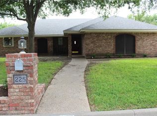 225 Bonham Dr, Hewitt, TX 76643