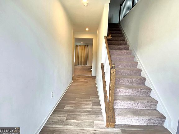 5th image of 166 Traminer Way