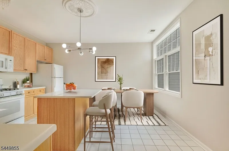 3 bed, 2.5 bath, 2466 sqft, $4,650 — Photo 4
