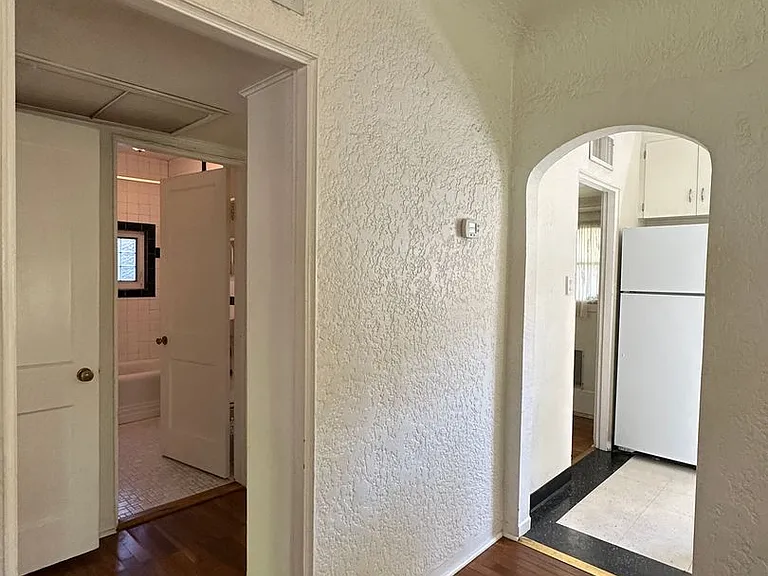 1115 S Maple Ave — Photo 10