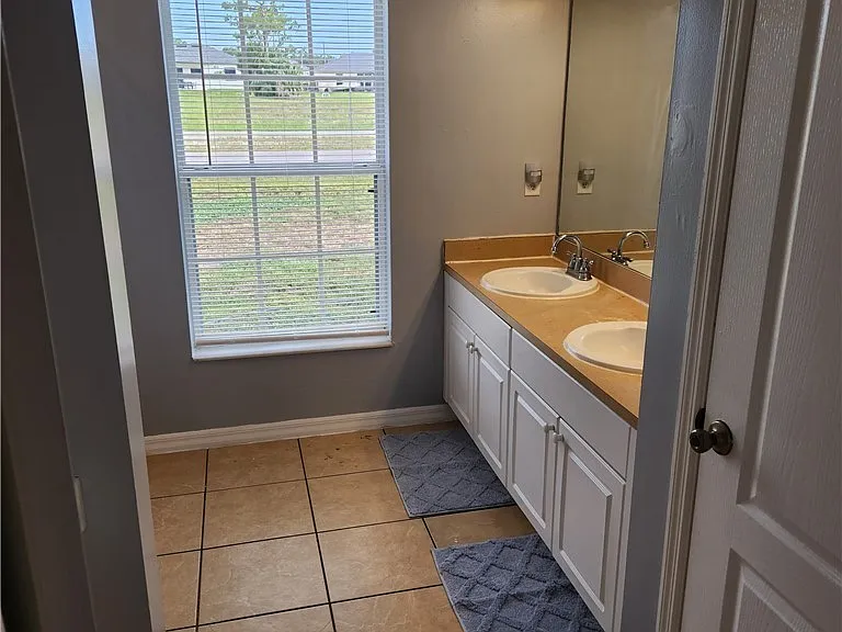 1627 S Gator Cir — Photo 3