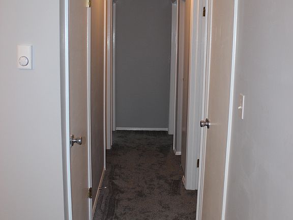 hallway to bedrooms