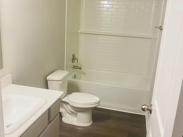 110 Thorpe Dr — Photo 6