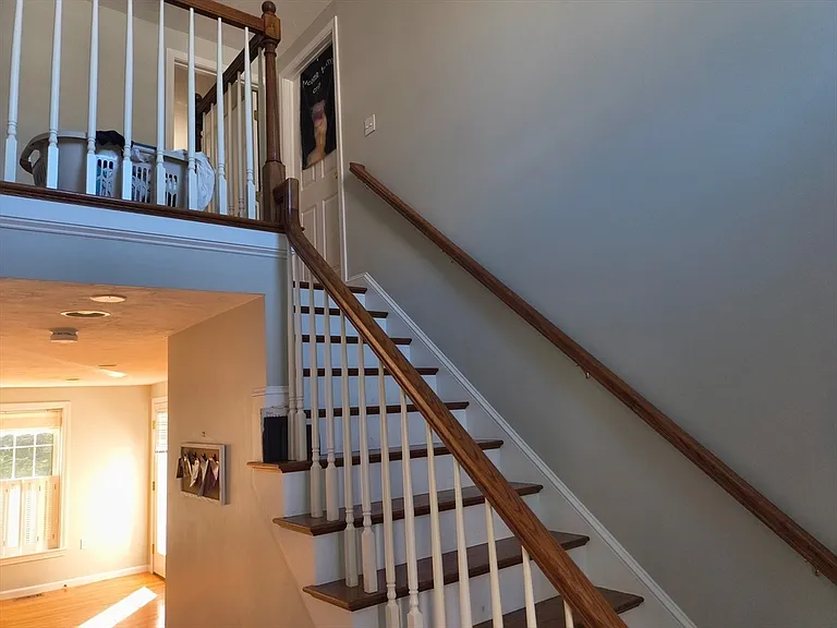 7 Newbury Dr #- — Photo 3
