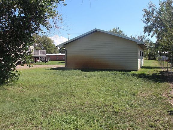 5th image of 214 E Laundre Ave