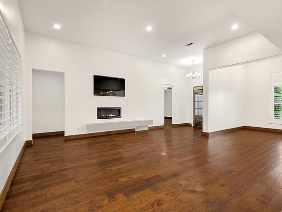 2nd image of 1454 Martway St