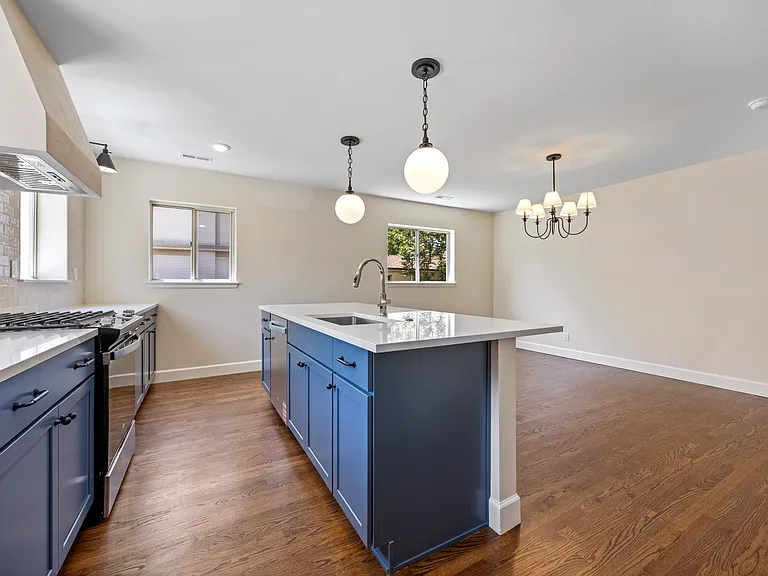 3717 Decatur St — Photo 2