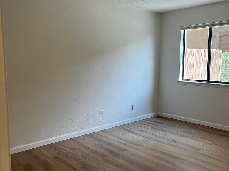 2900 Vista Del Rey NE #20A — Photo 10