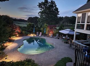 10 Waverly Oaks Dr, Plymouth, MA 02360