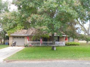 305 Queen Bee Dr, Ingram, TX 78025