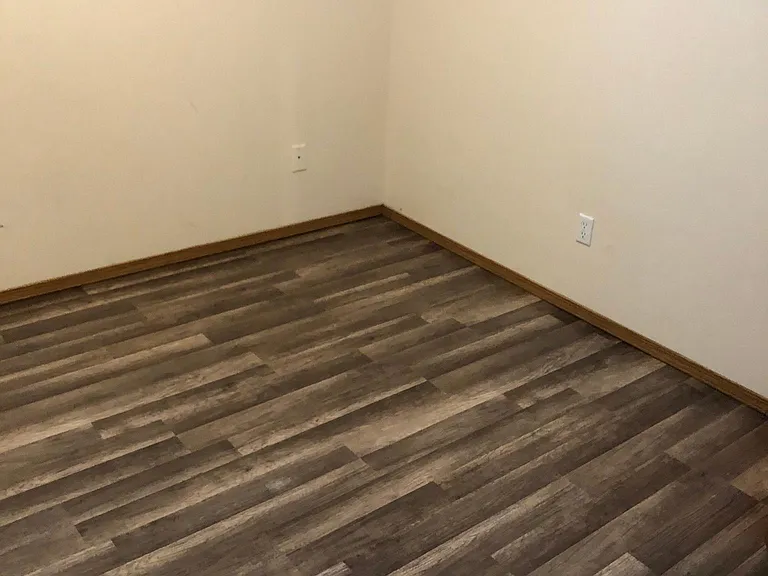 2912 NE Delancey Ct — Photo 4