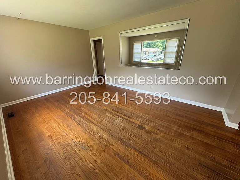 140 Carol Dr — Photo 2