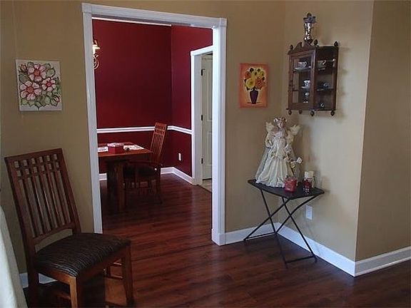 2nd image of 506 Autumn Glenn Dr