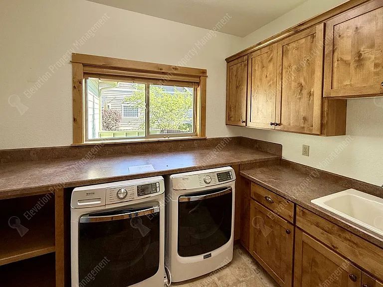20979 Miramar Dr — Photo 36