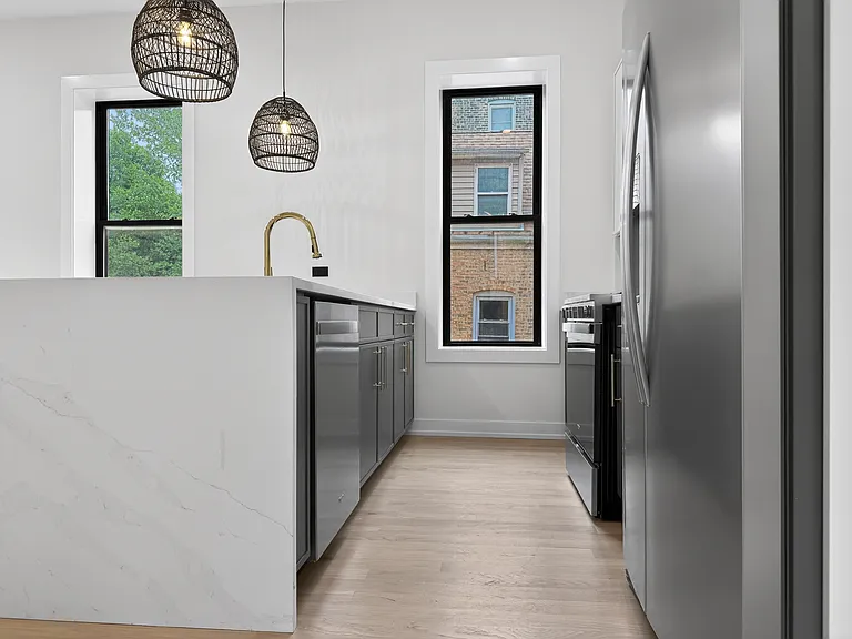 1416 N Maplewood Ave #2 — Photo 6