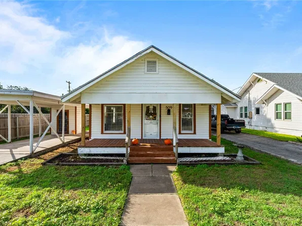 509 W Borden St, Sinton, TX 78387