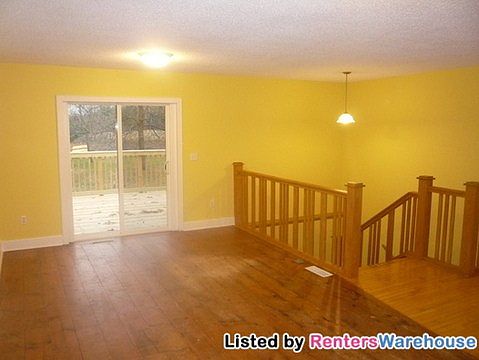5th image of 16401 Buchanan St NE