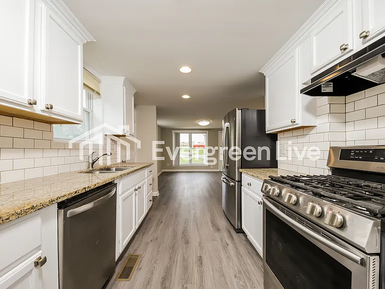 205 Lillie Dr — Photo 7
