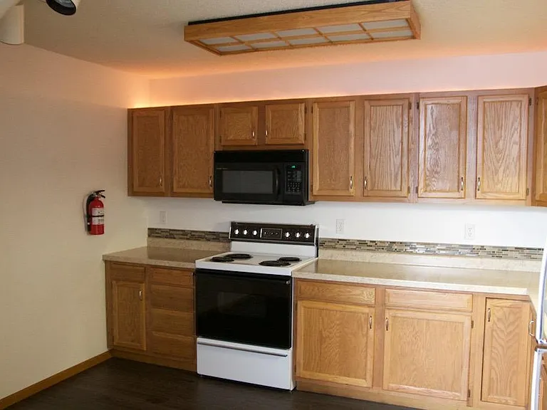 2050 Keokuk St — Photo 3