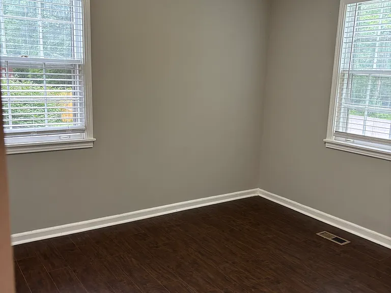 5639 Meadowcrest Ln — Photo 13
