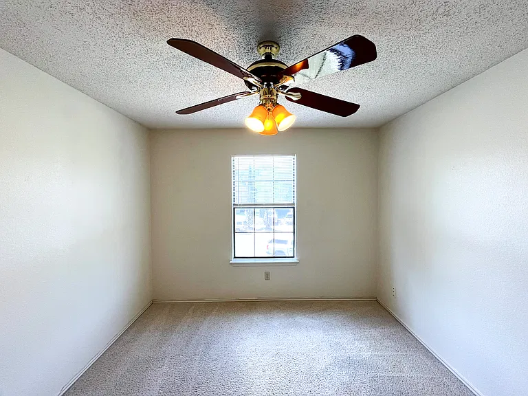 2512 Schulze Dr — Photo 37