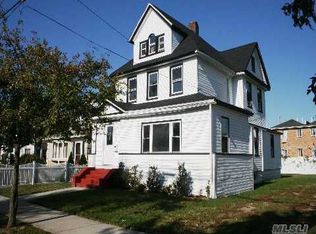 14124 250th St, Rosedale, NY 11422